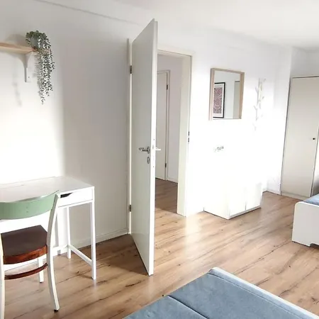 E1 Work-ready -2 Rooms, Kitchen, Free Parking Appartement *