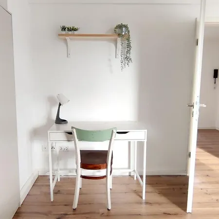Appartement E1 Work-ready -2 Rooms, Kitchen, Free Parking